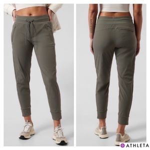 Athleta Trekki North Jogger